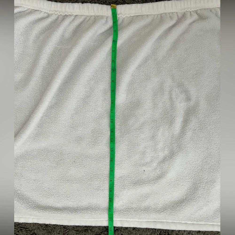 Fluffy White Velcro Body Wraparound Towel One Size Never Used NWOT